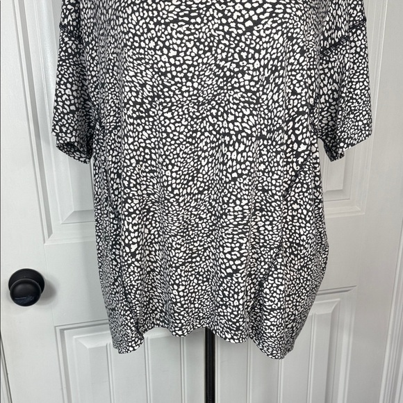 Lou & Grey Top Stitch Cheetah Print Jersey Tee Sz XL - Picture 8 of 11